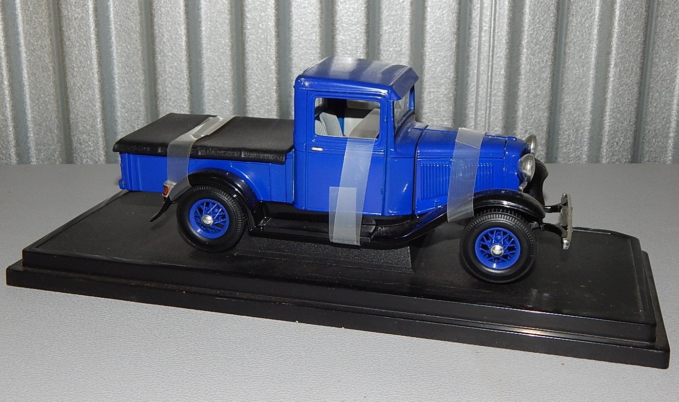 1:18 Scale Road Signature 1934 Ford Pickup
