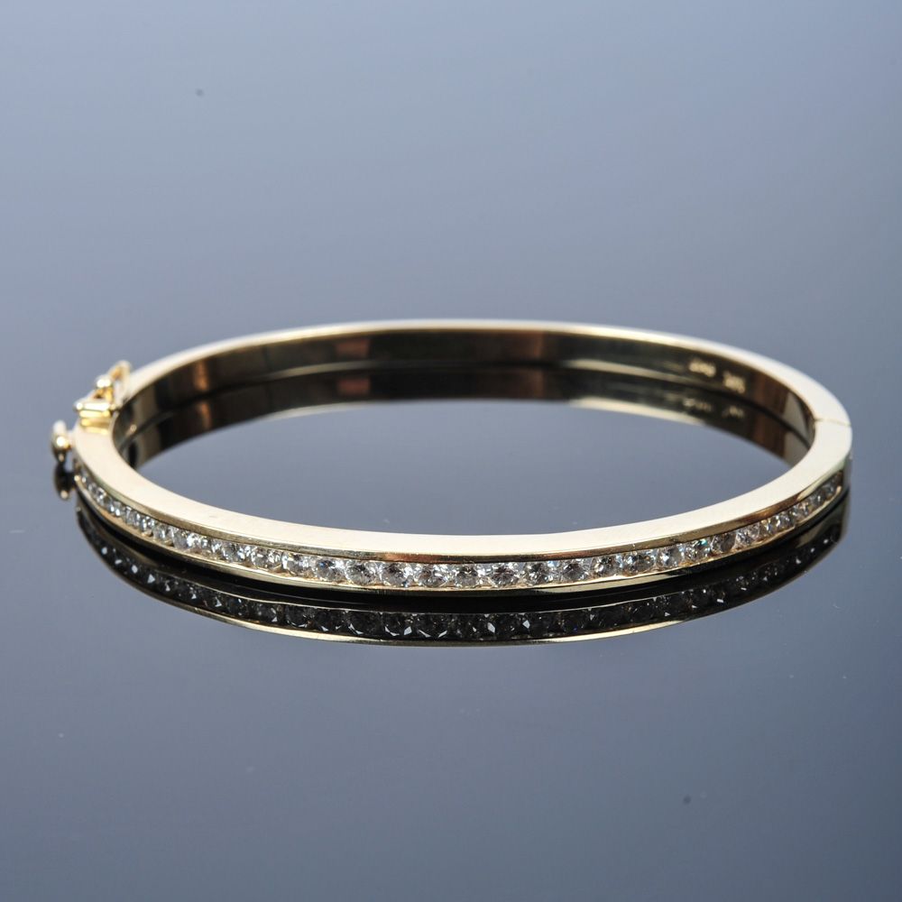 14K Gold and 1.50 CTW Diamond Bangle Bracelet