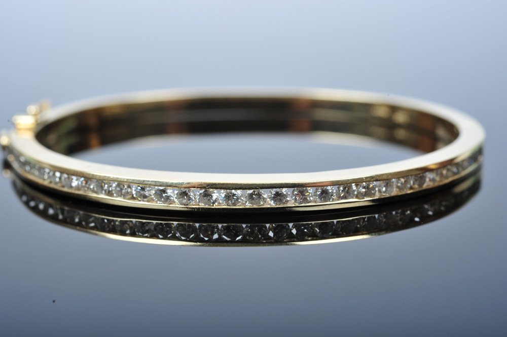 14K Gold and 1.50 CTW Diamond Bangle Bracelet