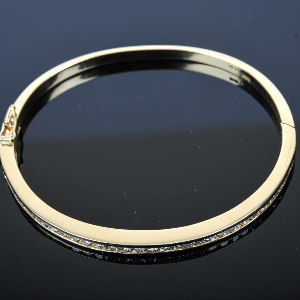 14K Gold and 1.50 CTW Diamond Bangle Bracelet