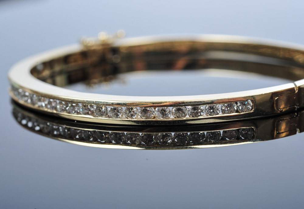 14K Gold and 1.50 CTW Diamond Bangle Bracelet
