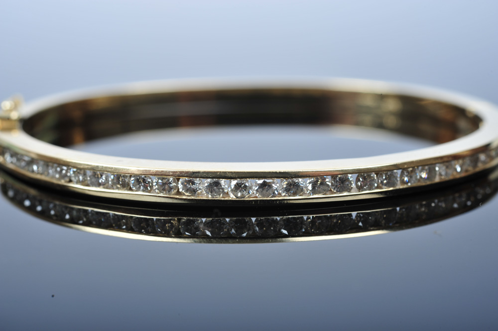 14K Gold and 1.50 CTW Diamond Bangle Bracelet