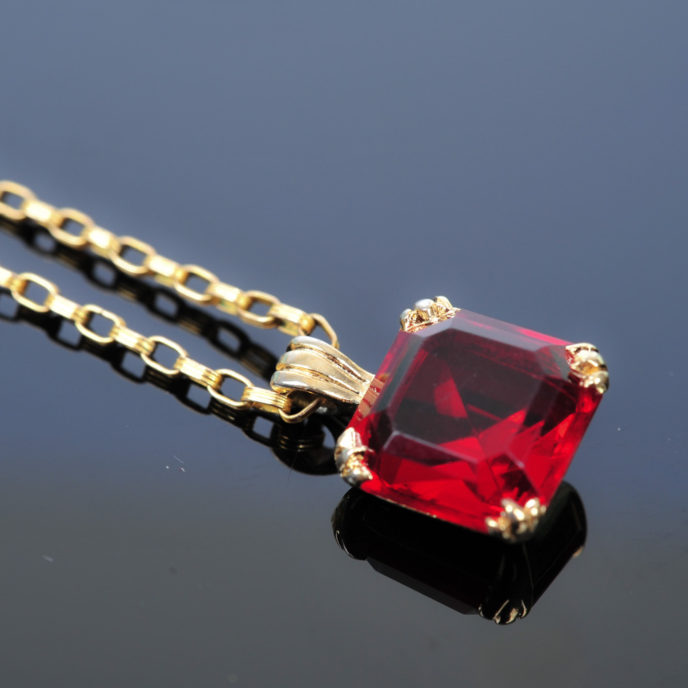 14K Yellow Gold Synthetic Spinel Pendant and Chain