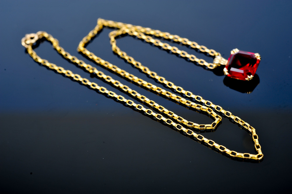 14K Yellow Gold Synthetic Spinel Pendant and Chain