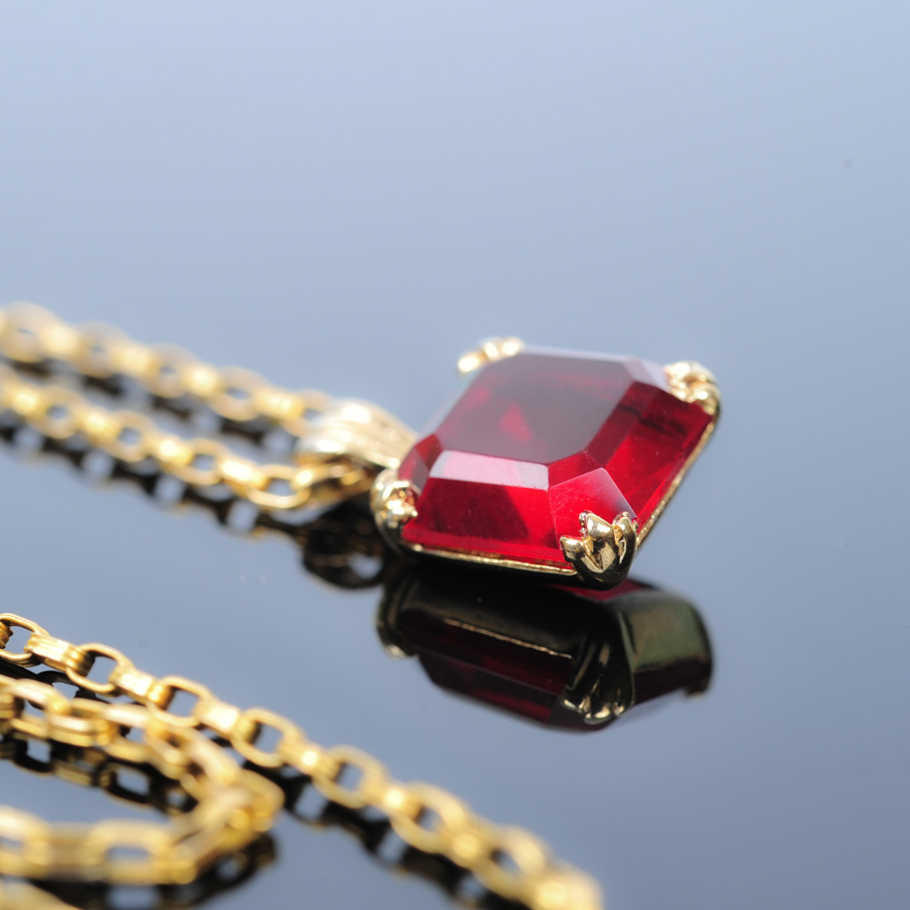 14K Yellow Gold Synthetic Spinel Pendant and Chain