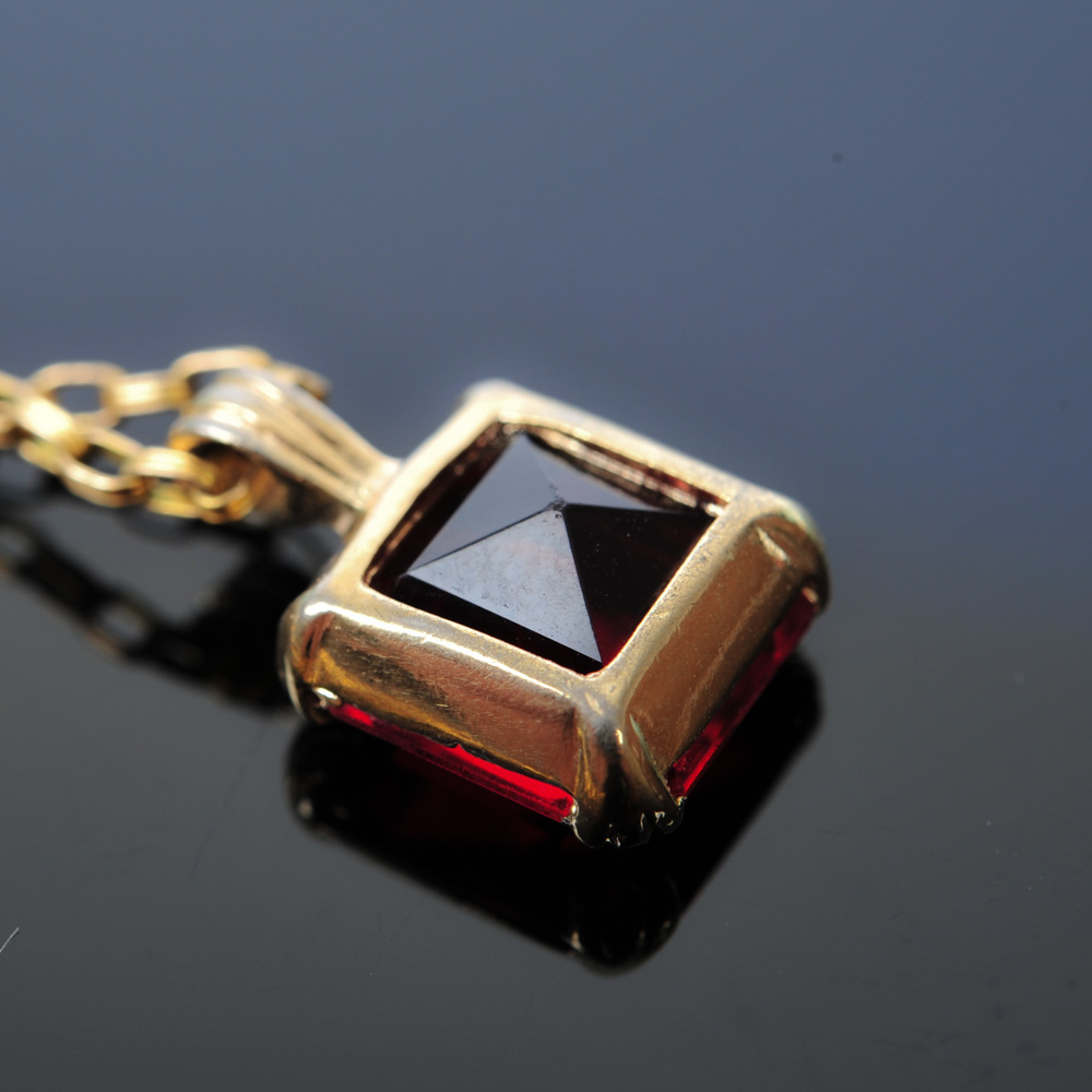 14K Yellow Gold Synthetic Spinel Pendant and Chain