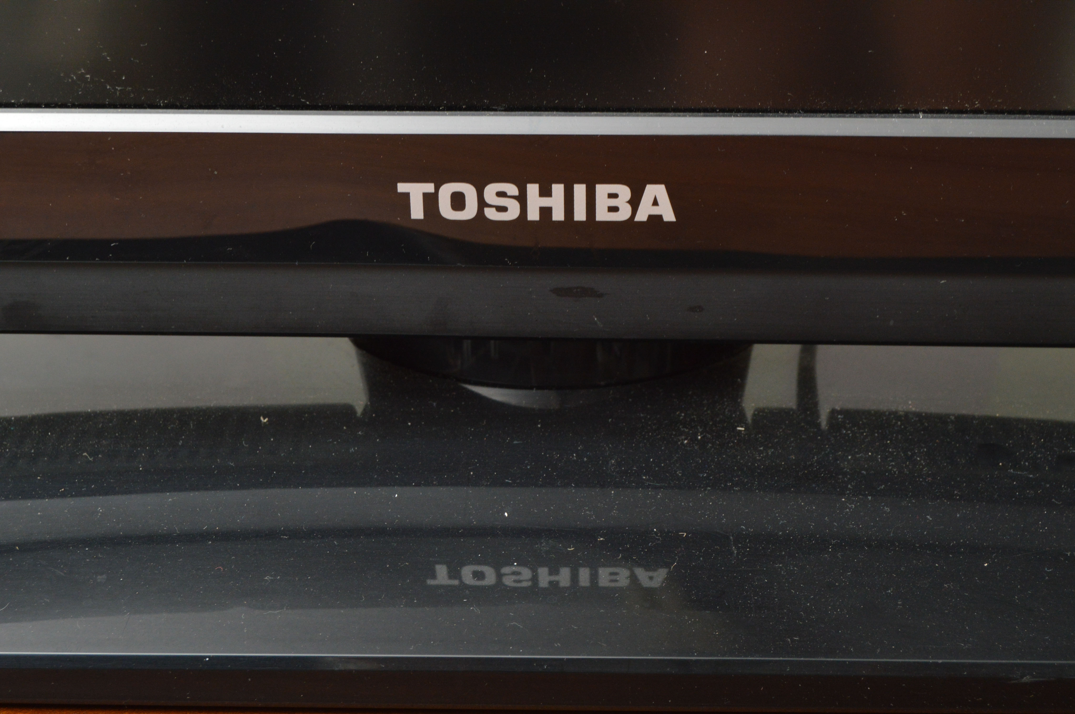 Toshiba 32" Flat-Screen Television
