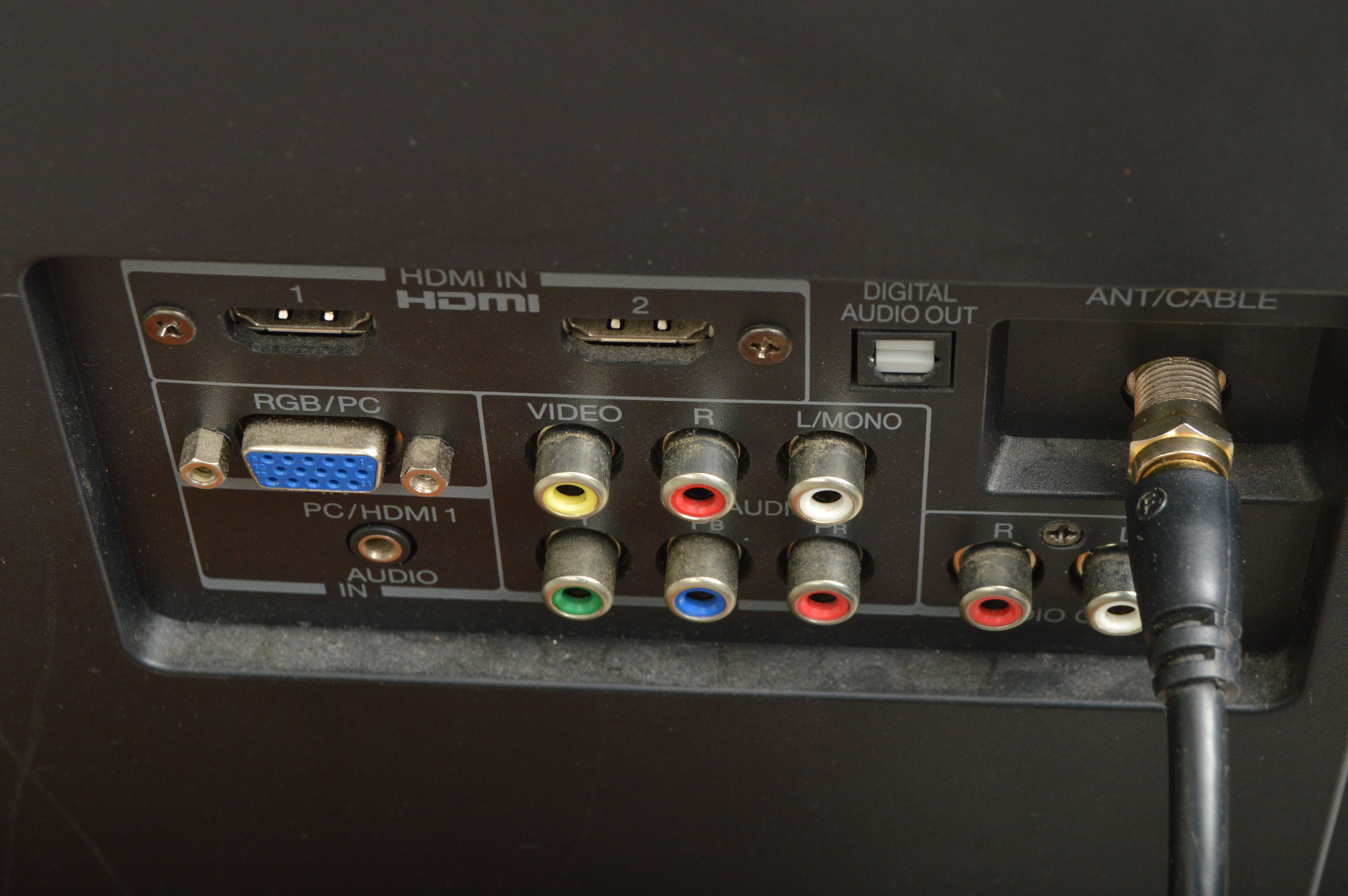 Toshiba 32" Flat-Screen Television