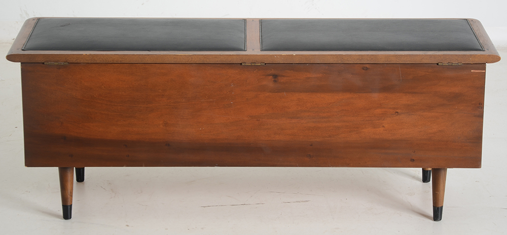 Lane "Acclaim" Cedar Chest