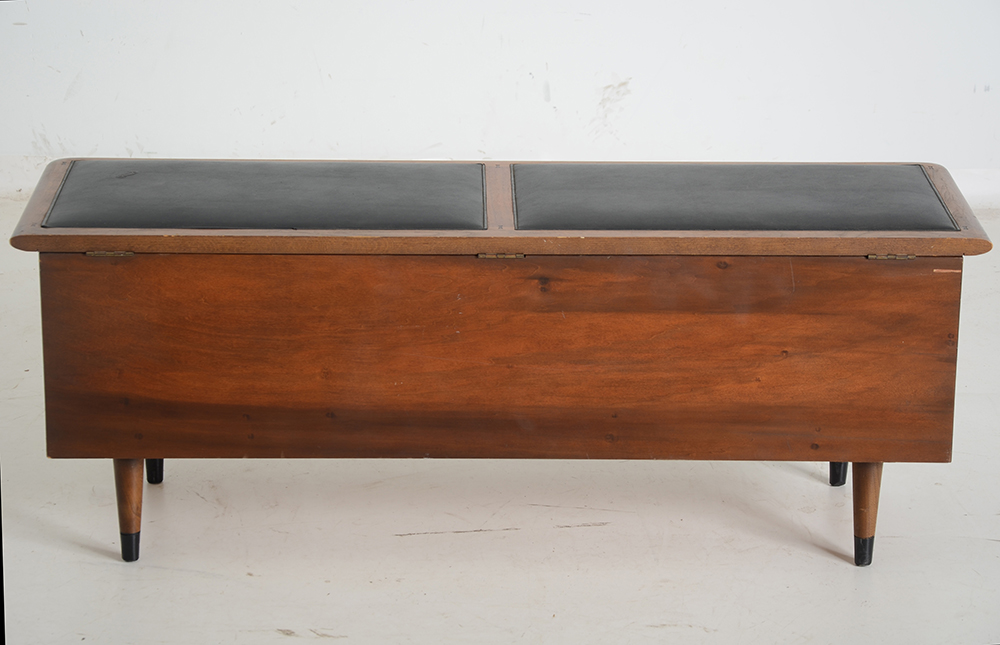 Lane "Acclaim" Cedar Chest