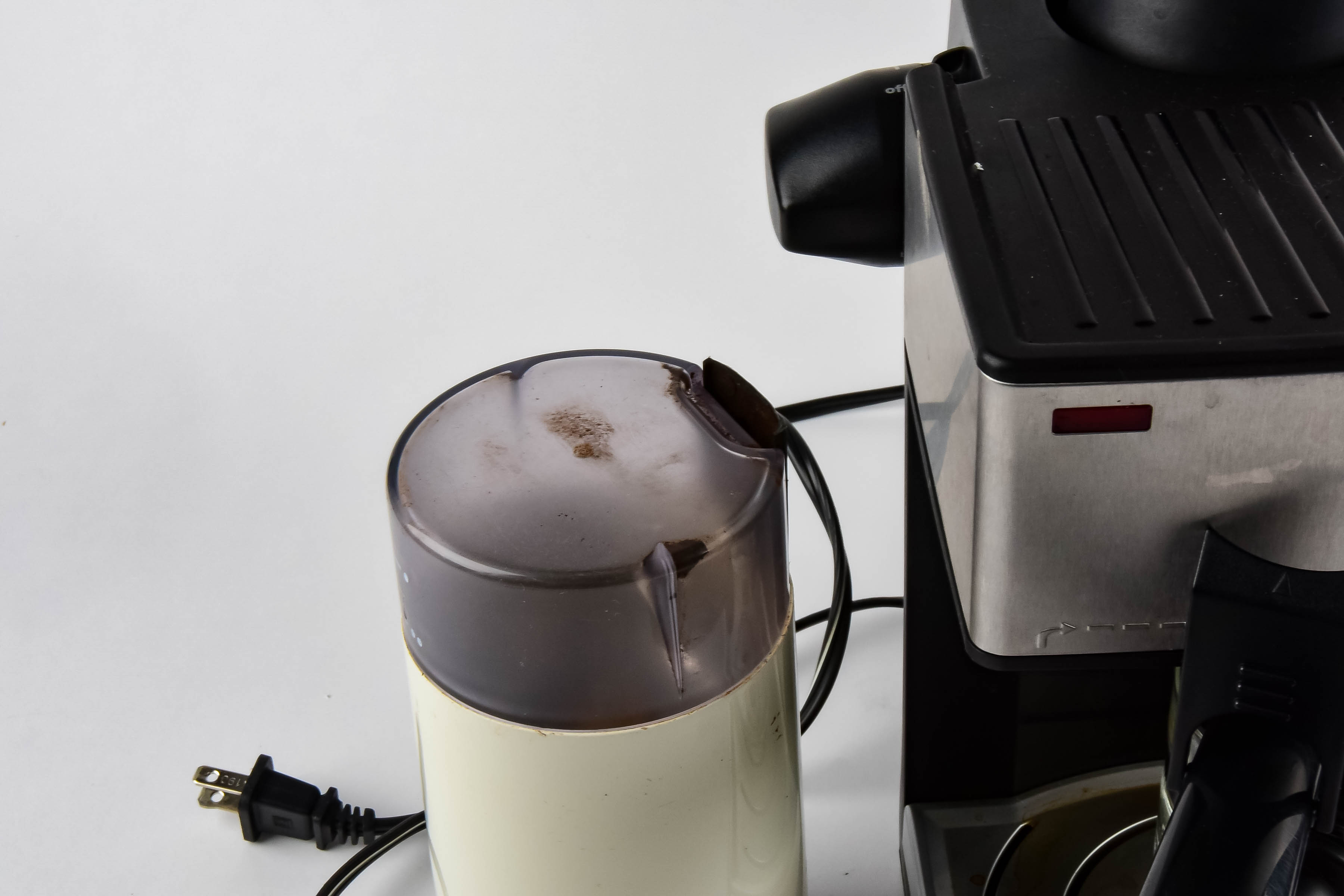 Mr. Coffee Beverage Machine and Supplies