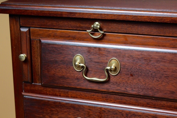 Vintage Henkel-Harris Chippendale Style Mahogany Bachelor's Chest
