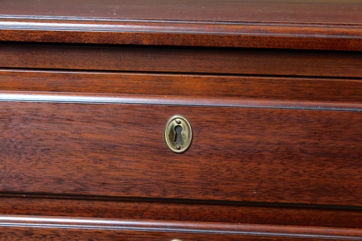 Vintage Henkel-Harris Chippendale Style Mahogany Bachelor's Chest