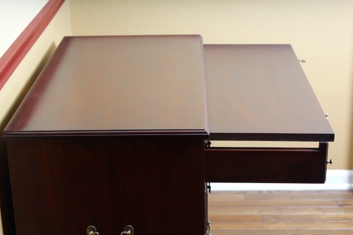 Vintage Henkel-Harris Chippendale Style Mahogany Bachelor's Chest