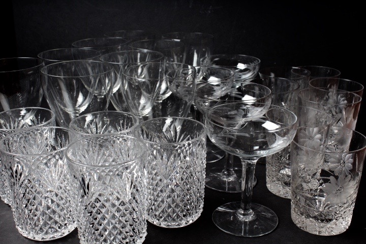 Vintage Henkel-Harris Chippendale Style Mahogany Bachelor's Chest