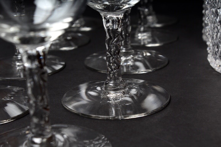 Vintage Henkel-Harris Chippendale Style Mahogany Bachelor's Chest