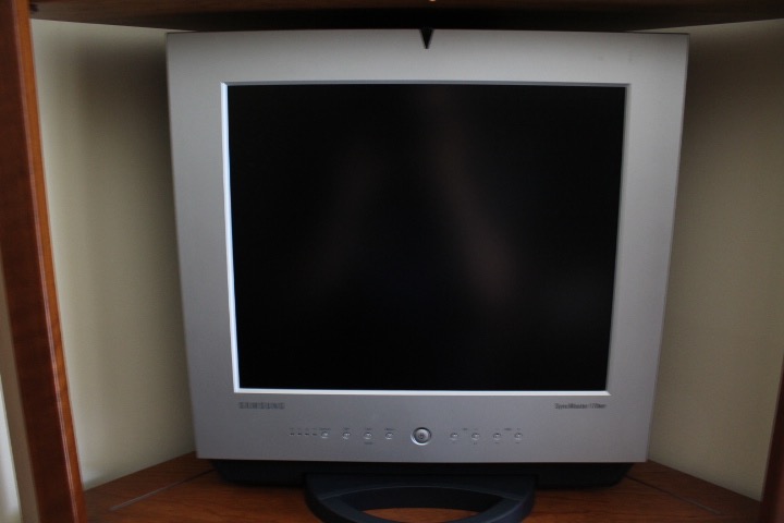 Samsung SyncMaster 170MP 17" LCD Television