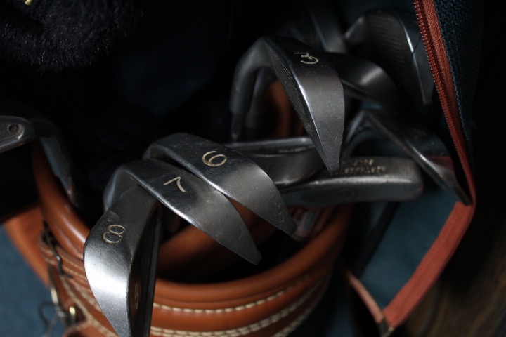 Set of Golf Clubs with Golf Bag
