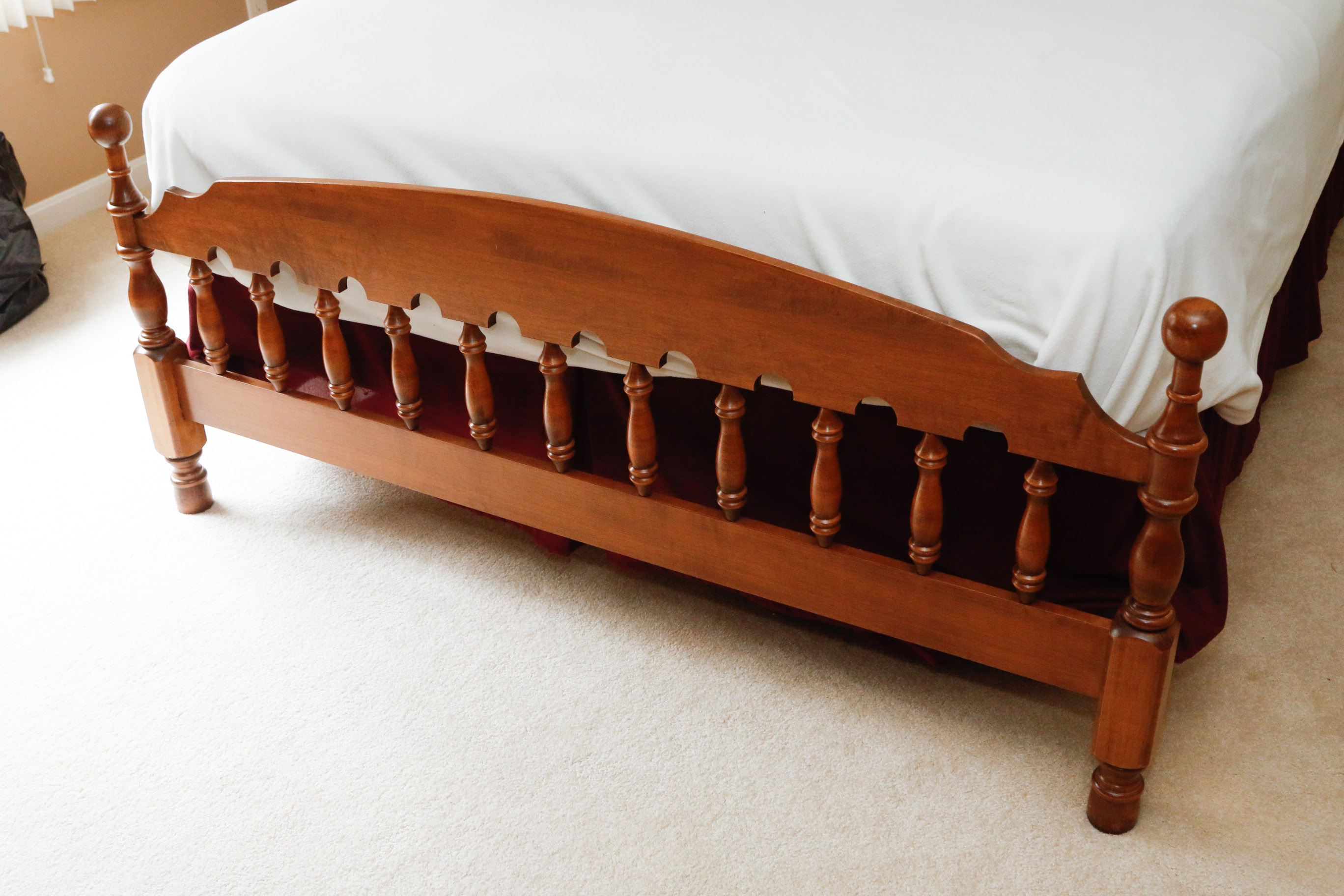 Ethan Allen Queen Maple Cannonball Bed