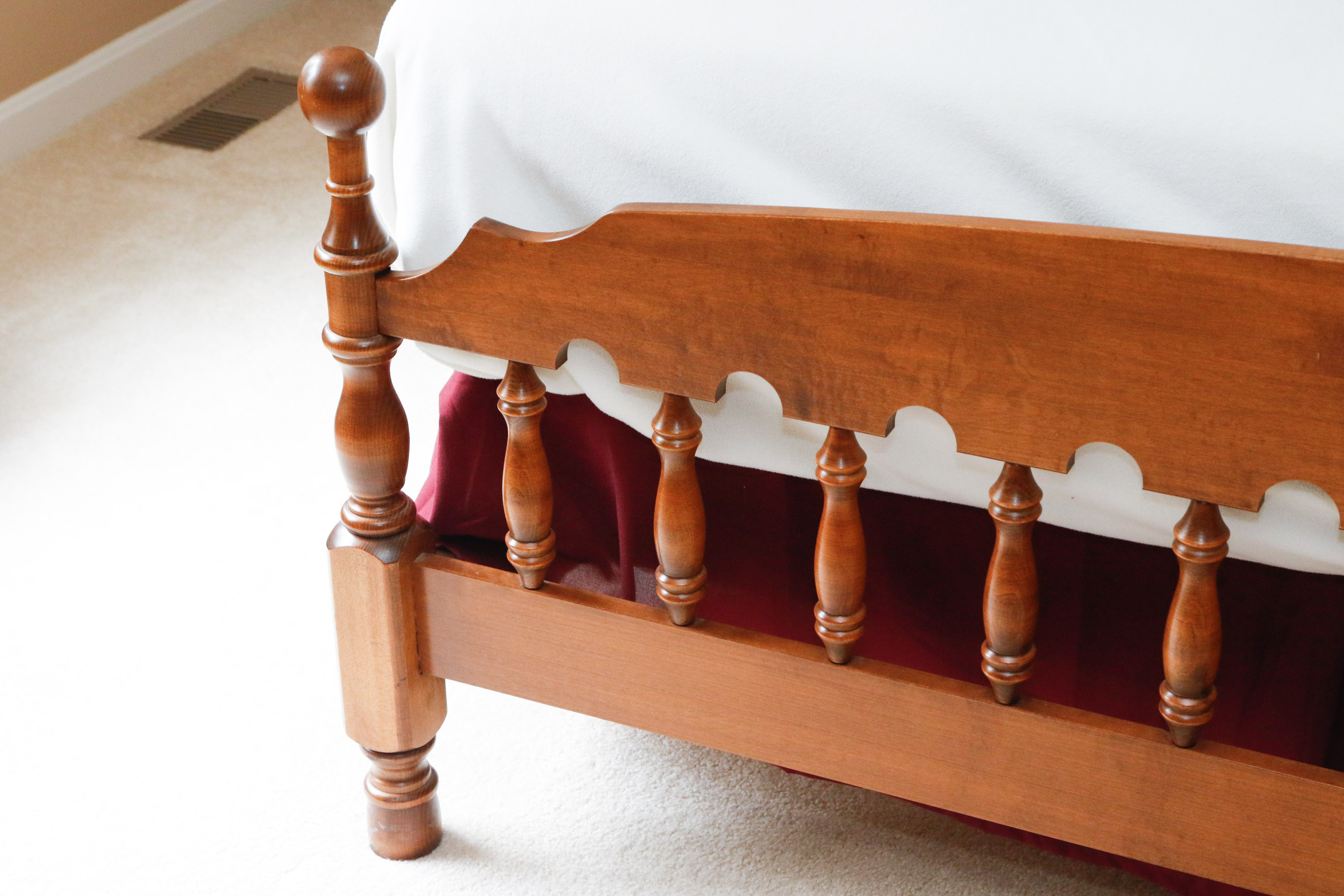 Ethan Allen Queen Maple Cannonball Bed