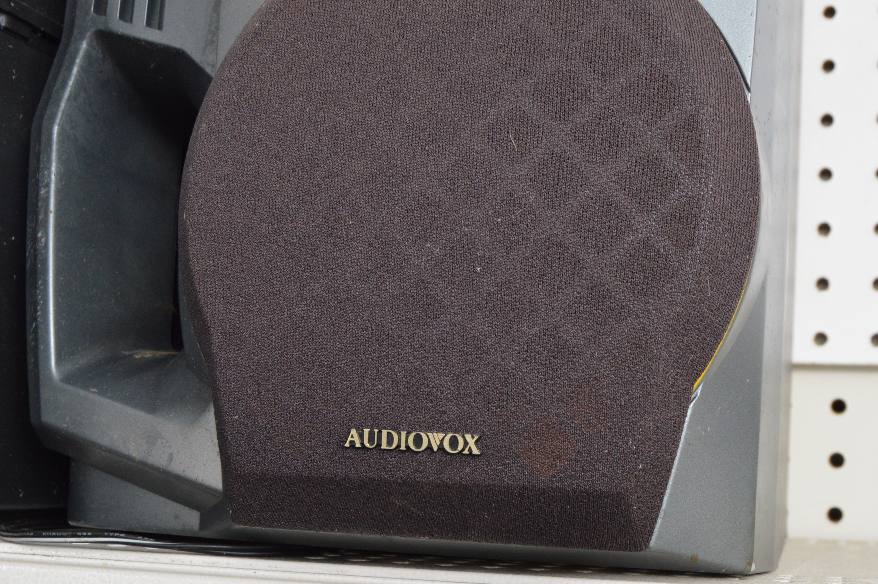 Audiovox Stereo System with Speakers
