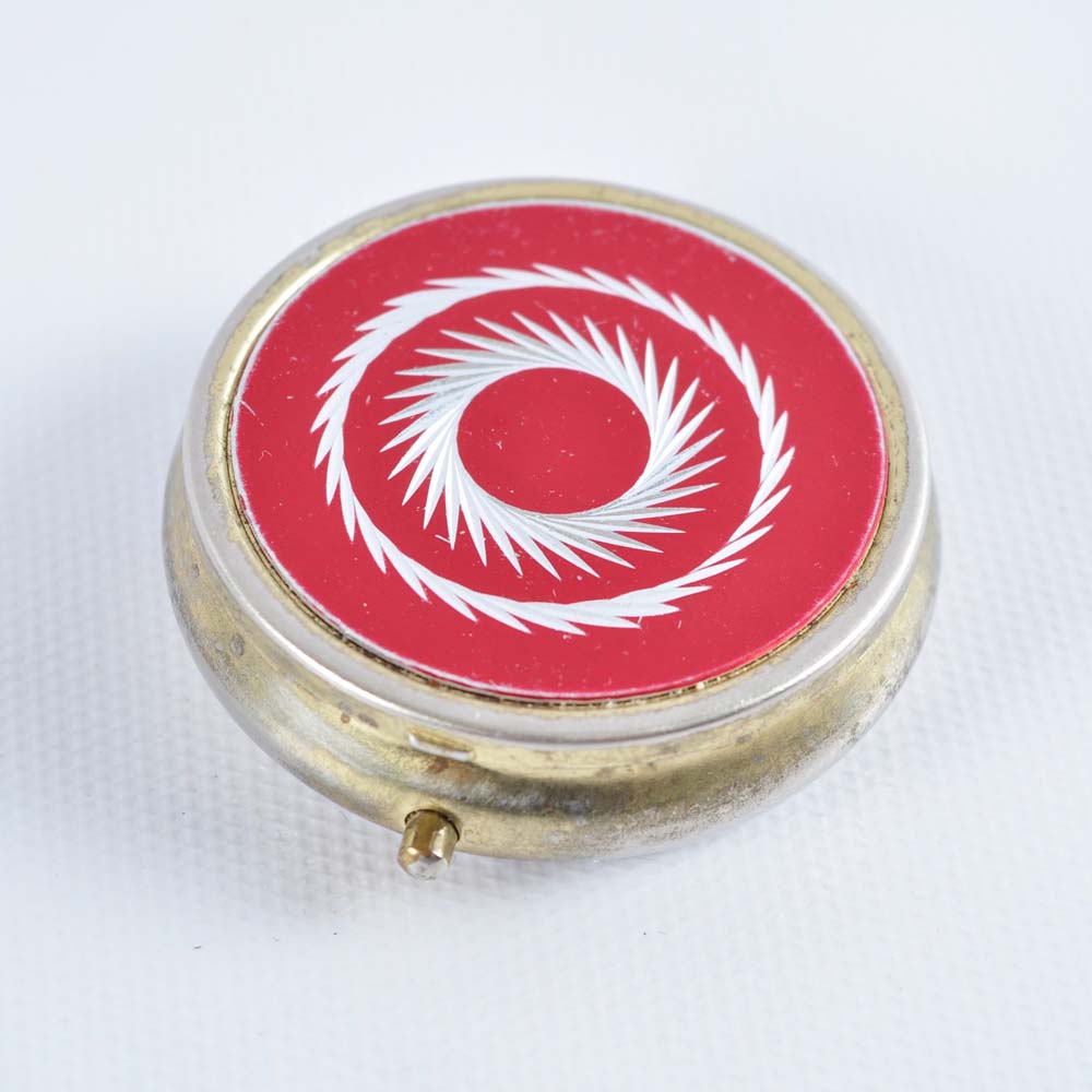 Vintage Compacts and Pillboxes