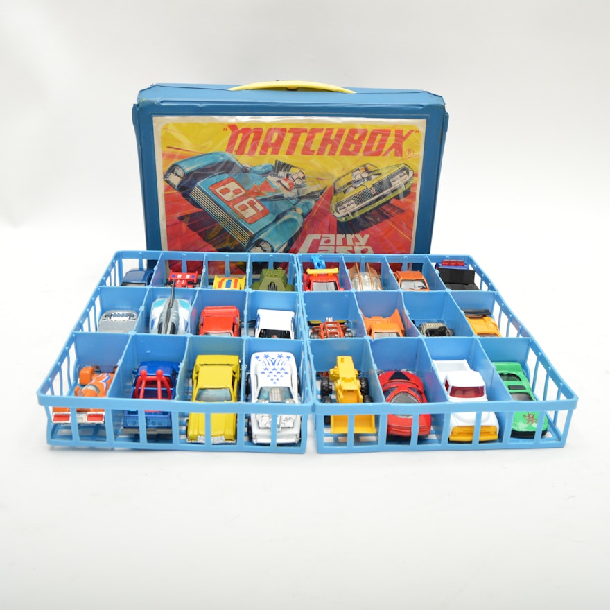 1971 Matchbox Carry Case with Assorted Cars