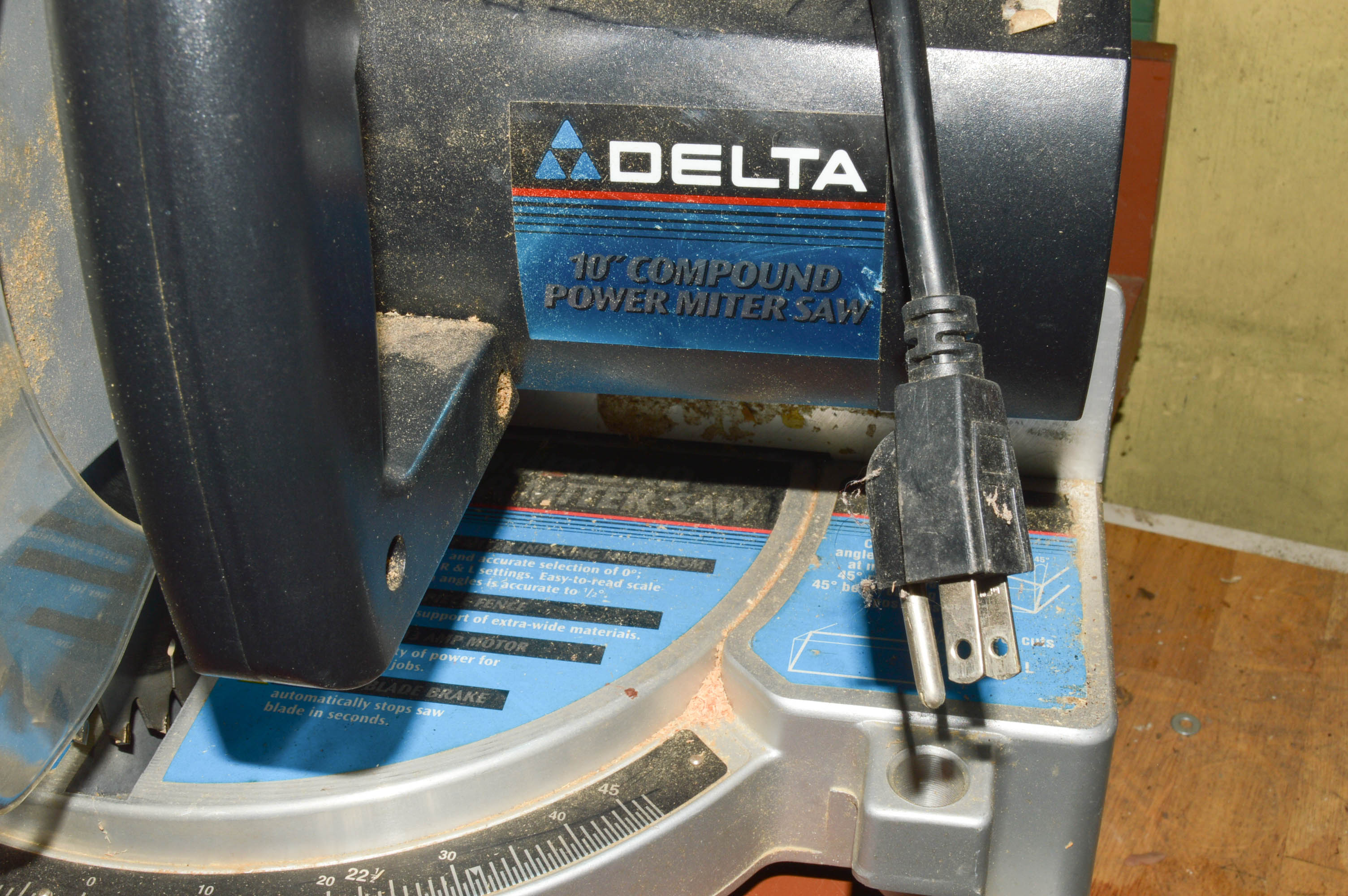 Delta 10" Compound Miter Saw