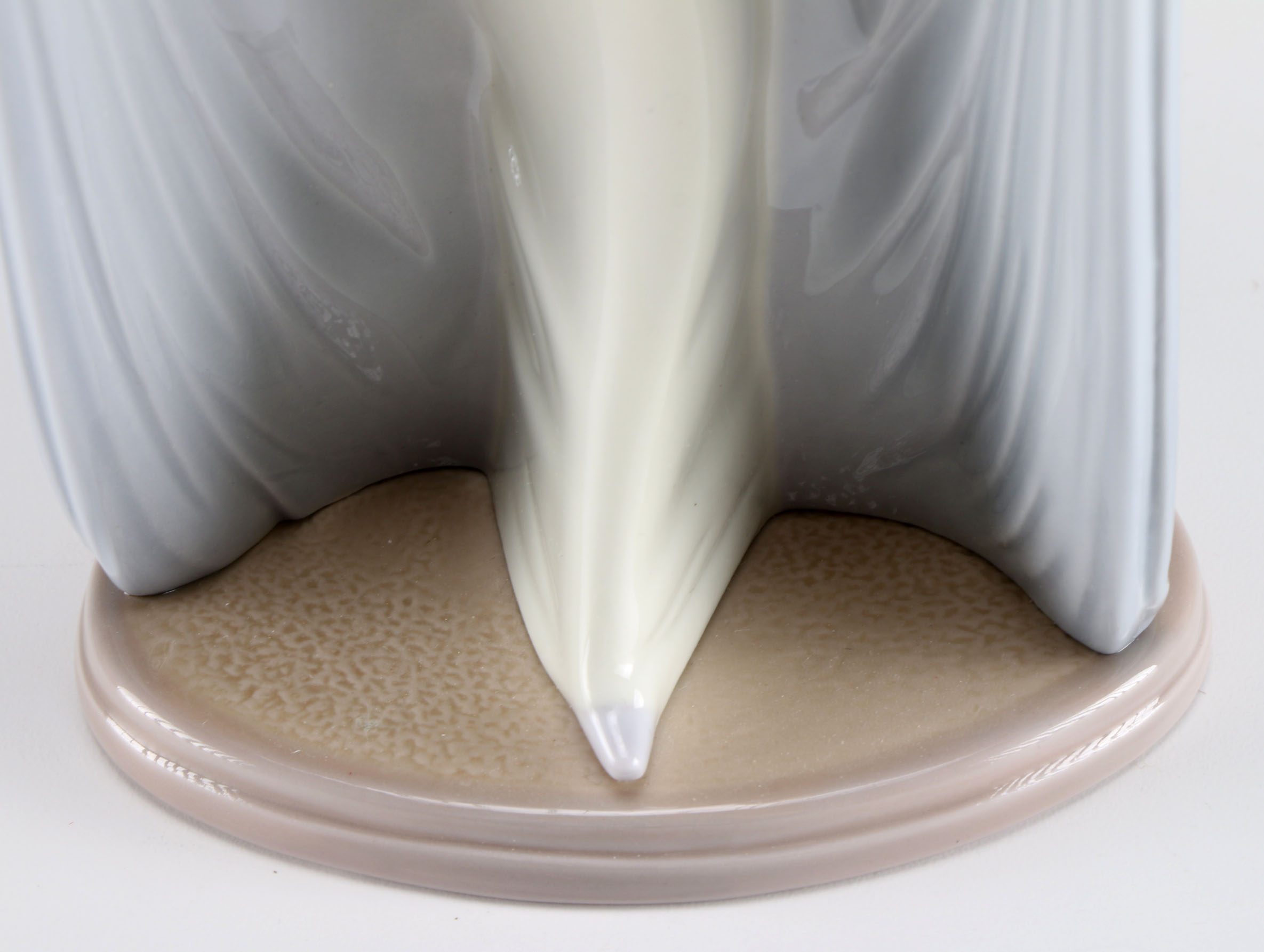 Circa 1982 Lladro "Afternoon Tea" Figurine