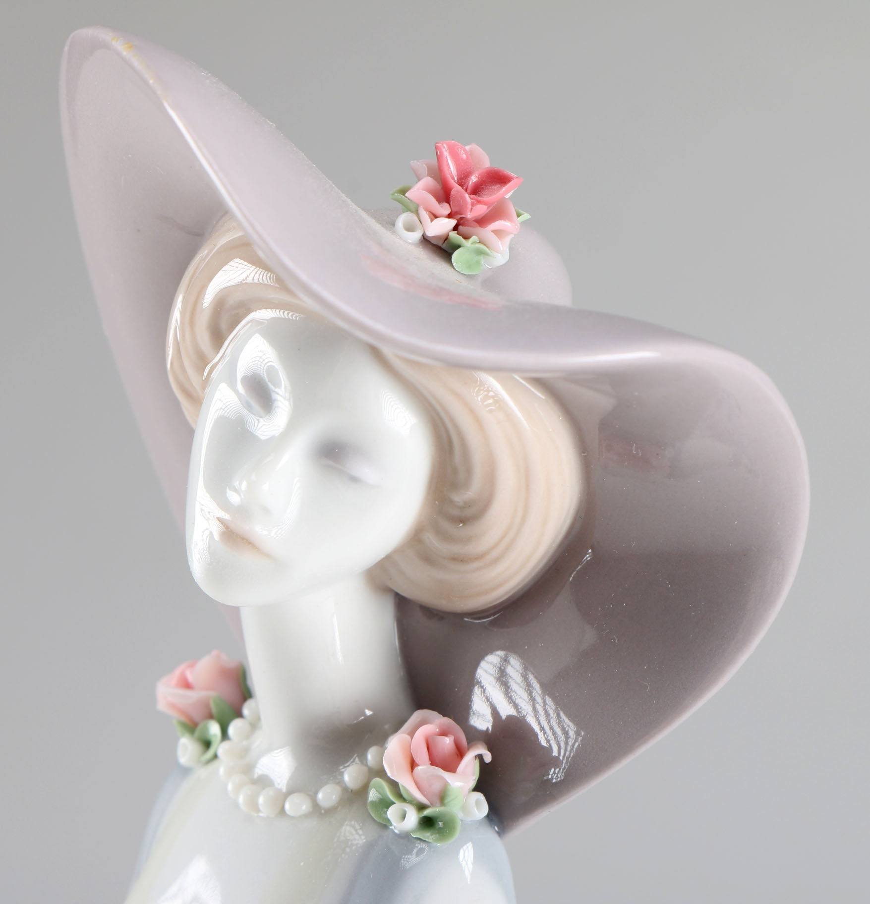 Circa 1982 Lladro "Afternoon Tea" Figurine