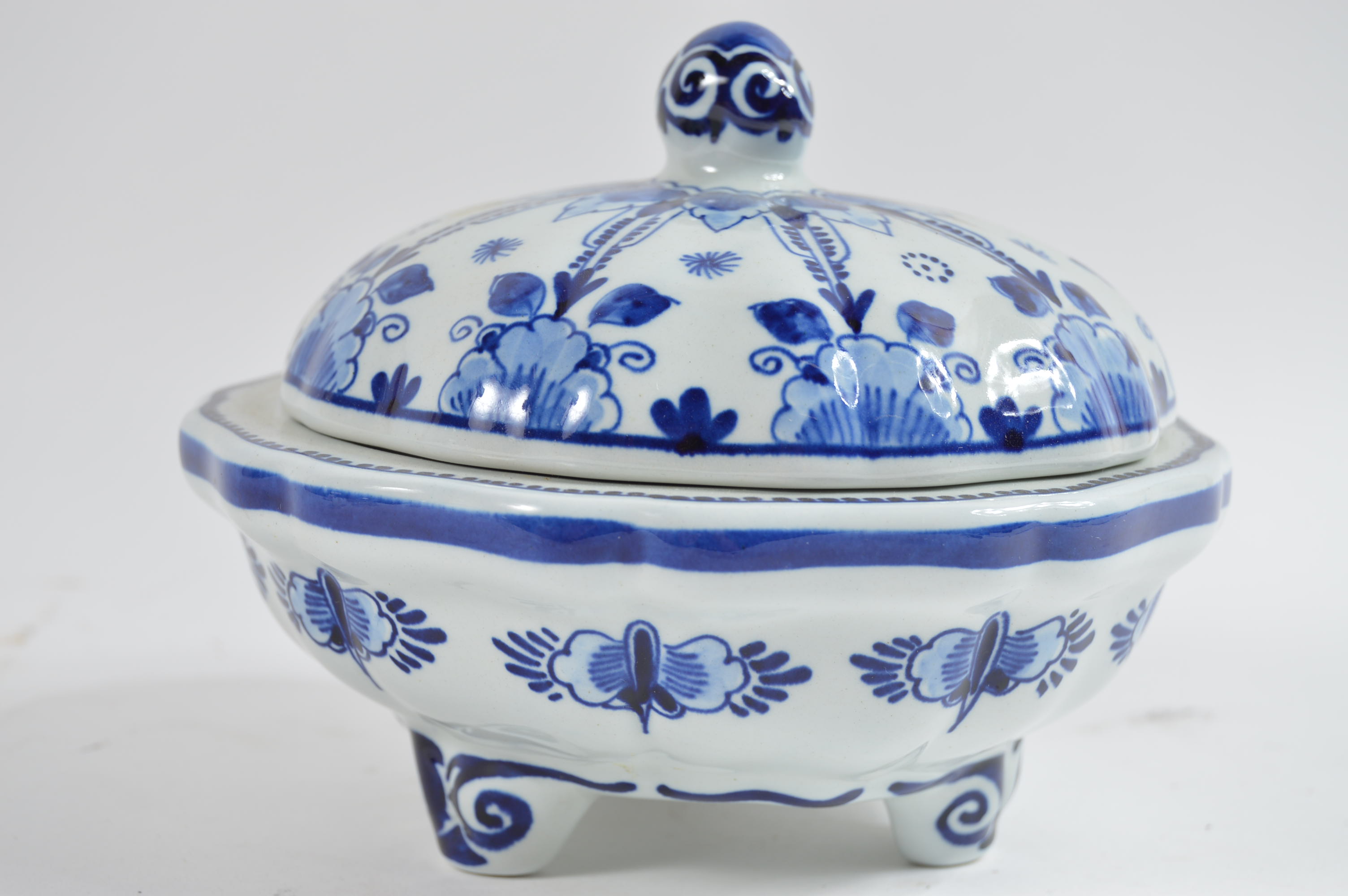 China and Pottery Decorations