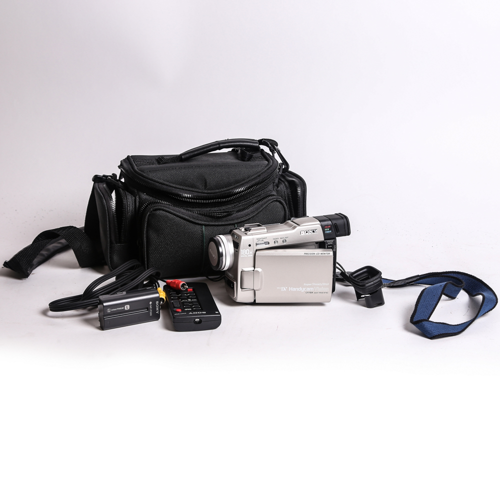 Sony DCR TRV9 Steadyshot Handycam with Case