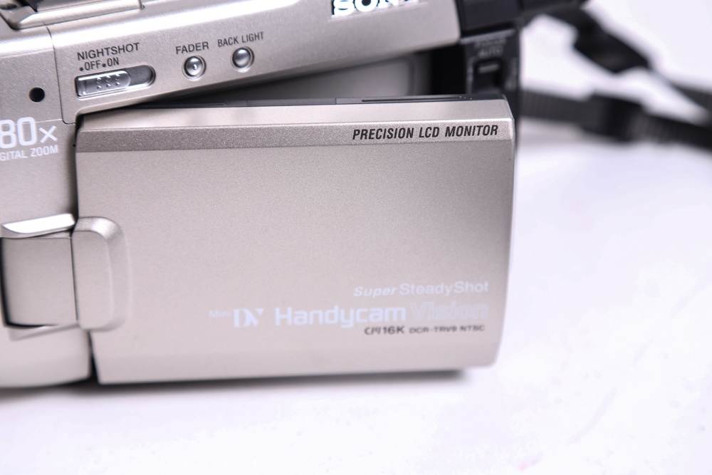 Sony DCR TRV9 Steadyshot Handycam with Case