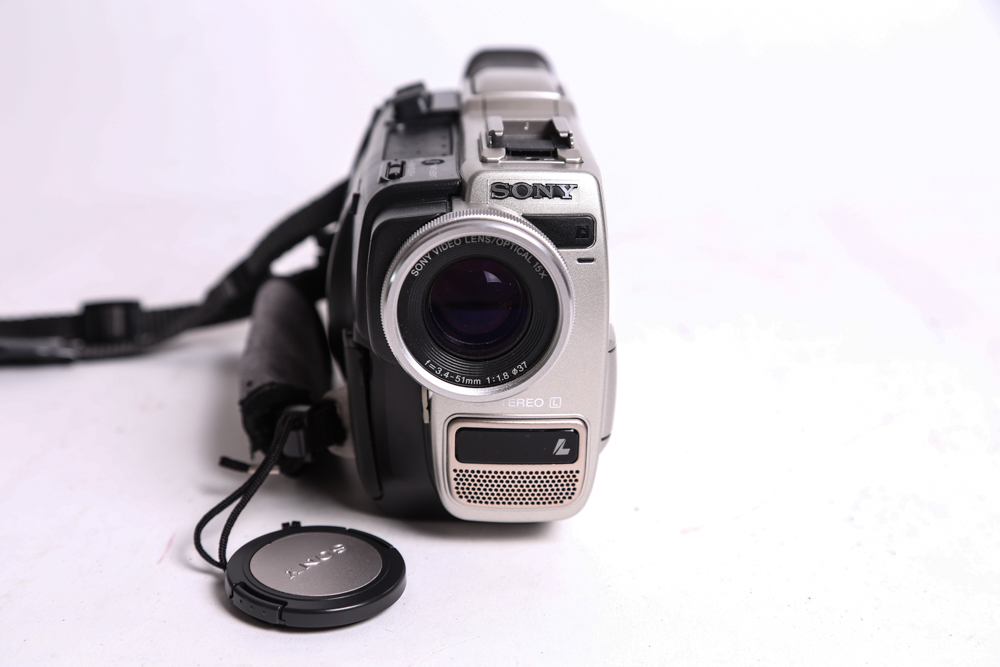 Sony DCR TRV9 Steadyshot Handycam with Case