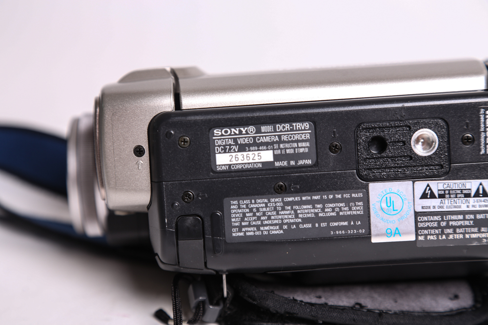 Sony DCR TRV9 Steadyshot Handycam with Case