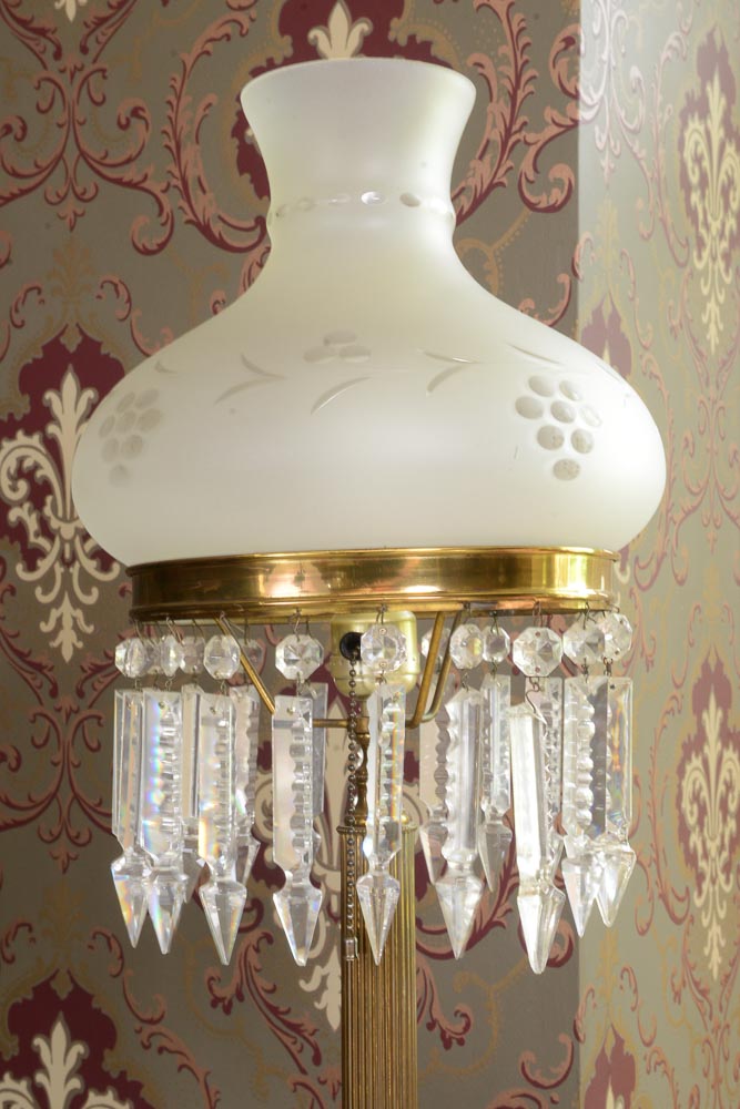 Hollywood Regnecy Style Brass Lamp