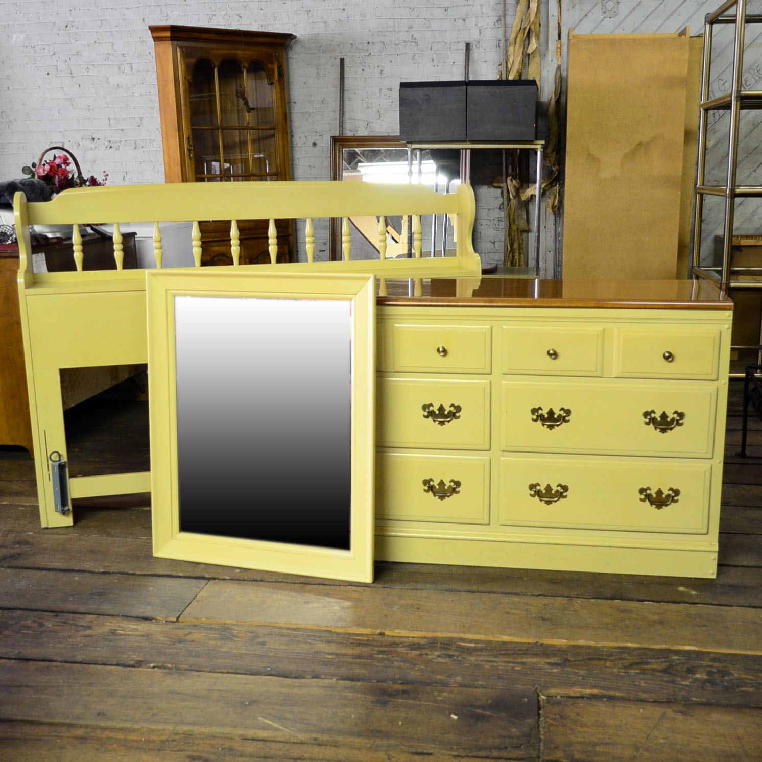 Heywood-Wakefield Traditional Dresser & Headboard