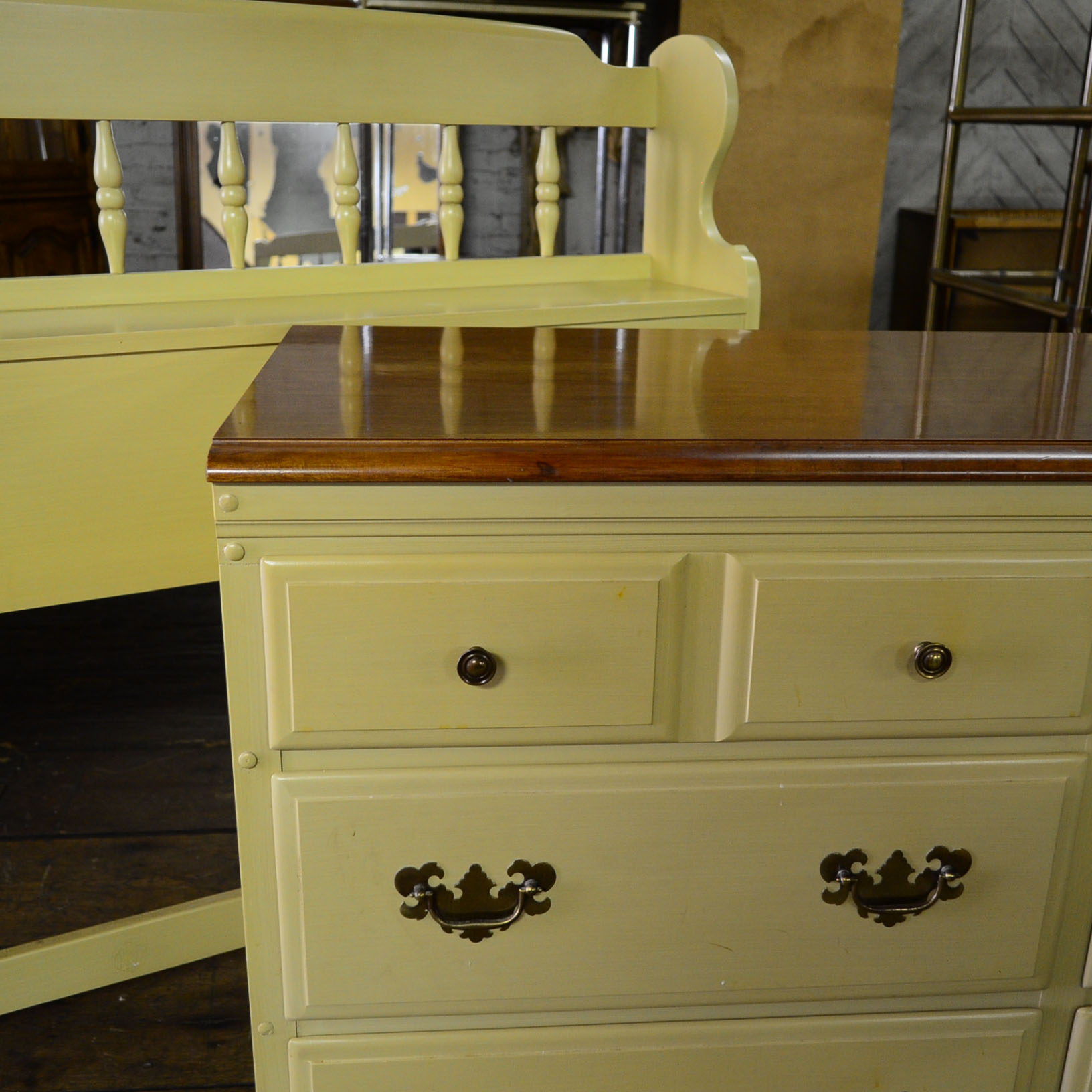 Heywood-Wakefield Traditional Dresser & Headboard
