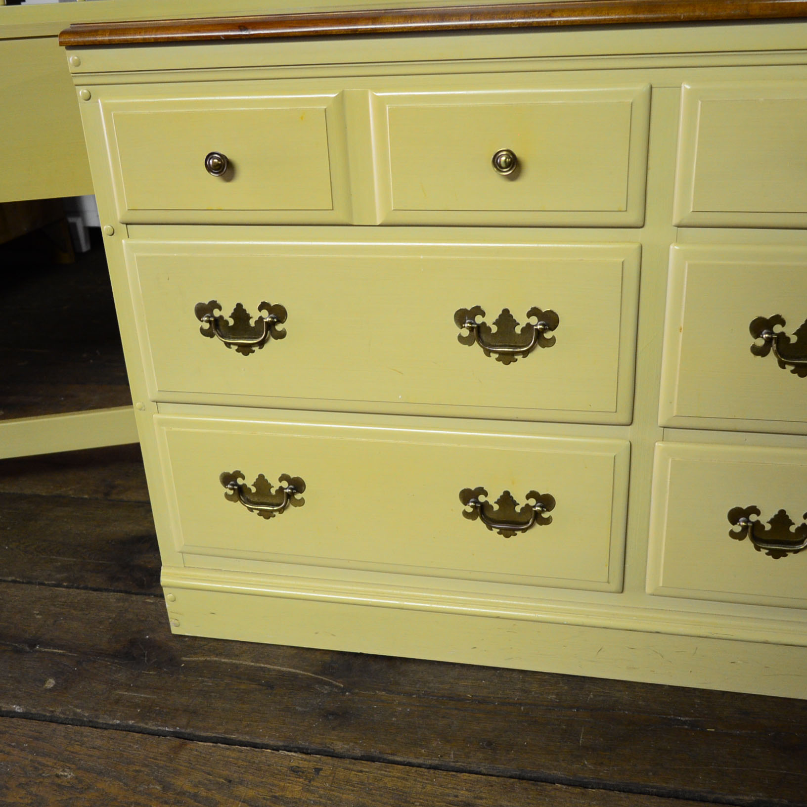 Heywood-Wakefield Traditional Dresser & Headboard