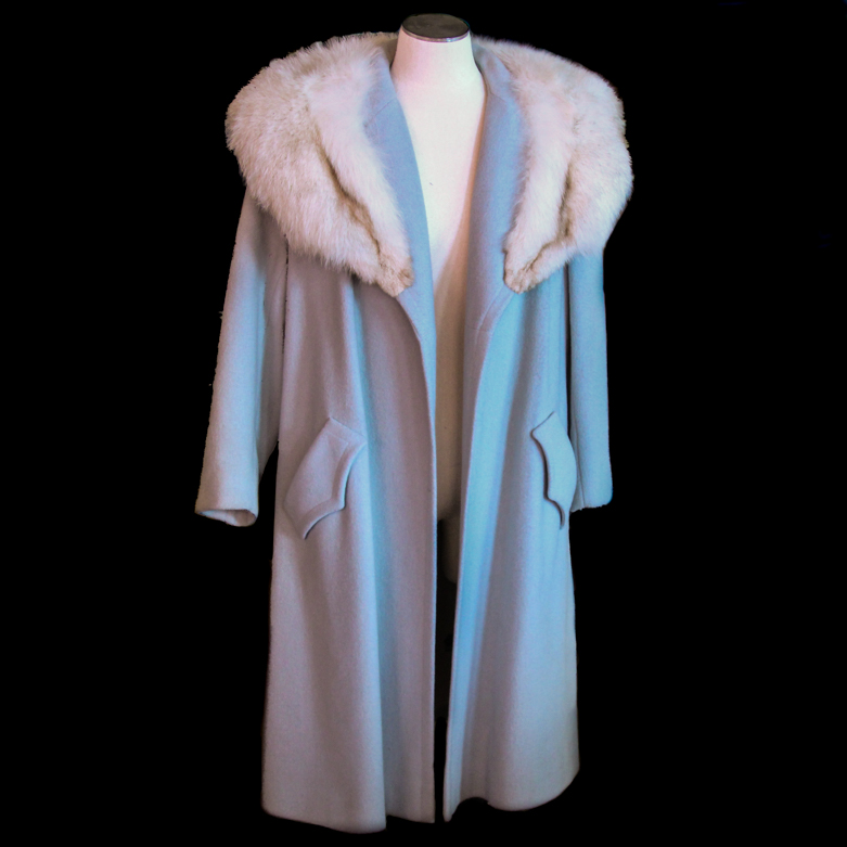 Women's Vintage Coat with Fox Fur Collar