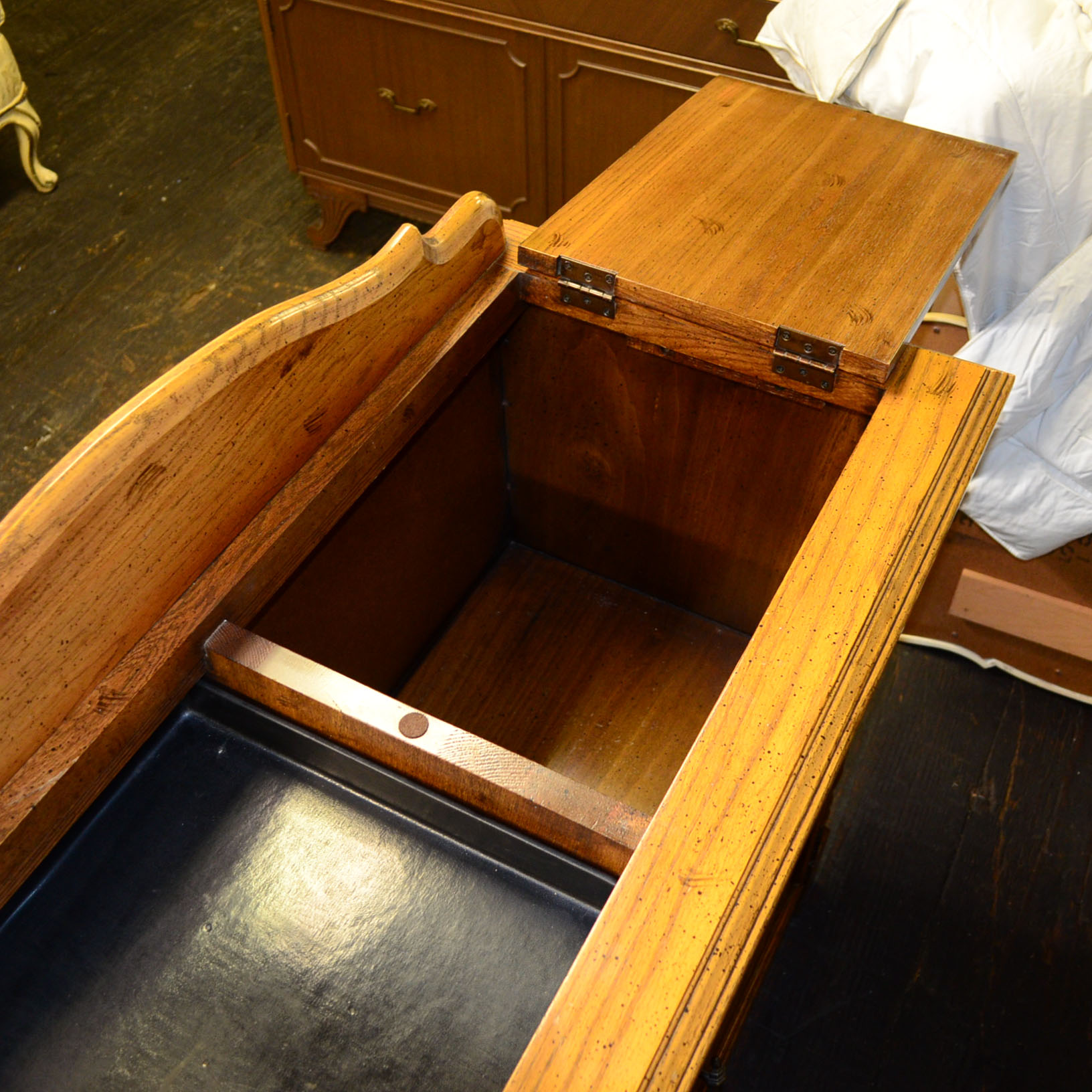 Virginia House Contemporary Oak Dry Bar