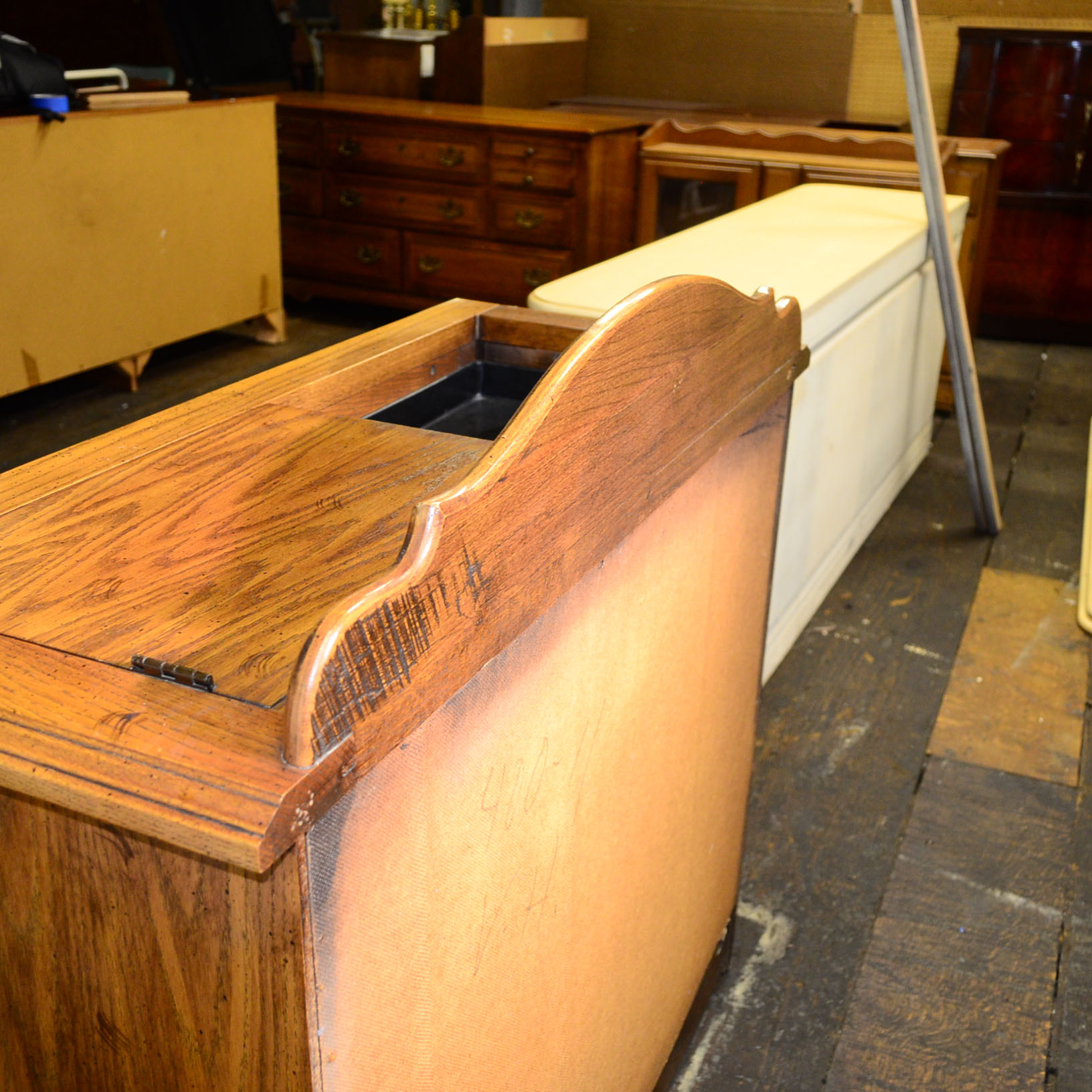 Virginia House Contemporary Oak Dry Bar