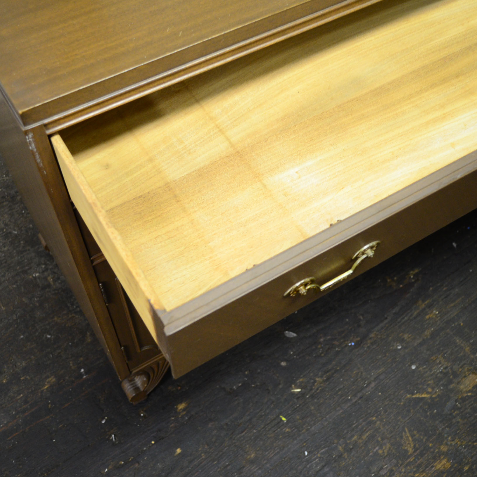 Walnut Duncan Phyfe Chest of Drawers