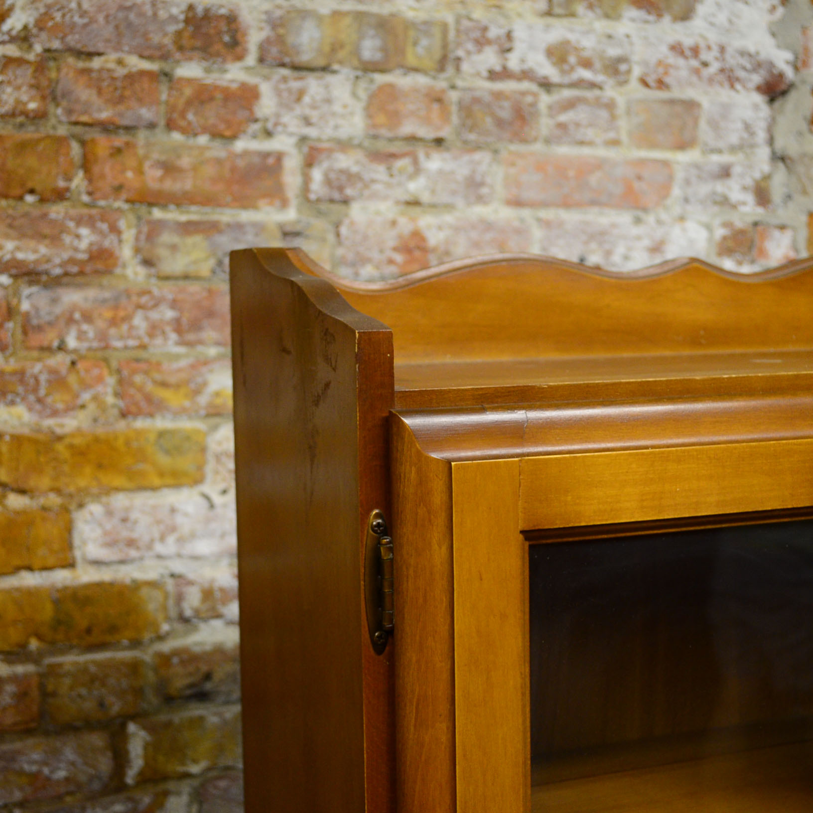 Pine Traditional Cabinet