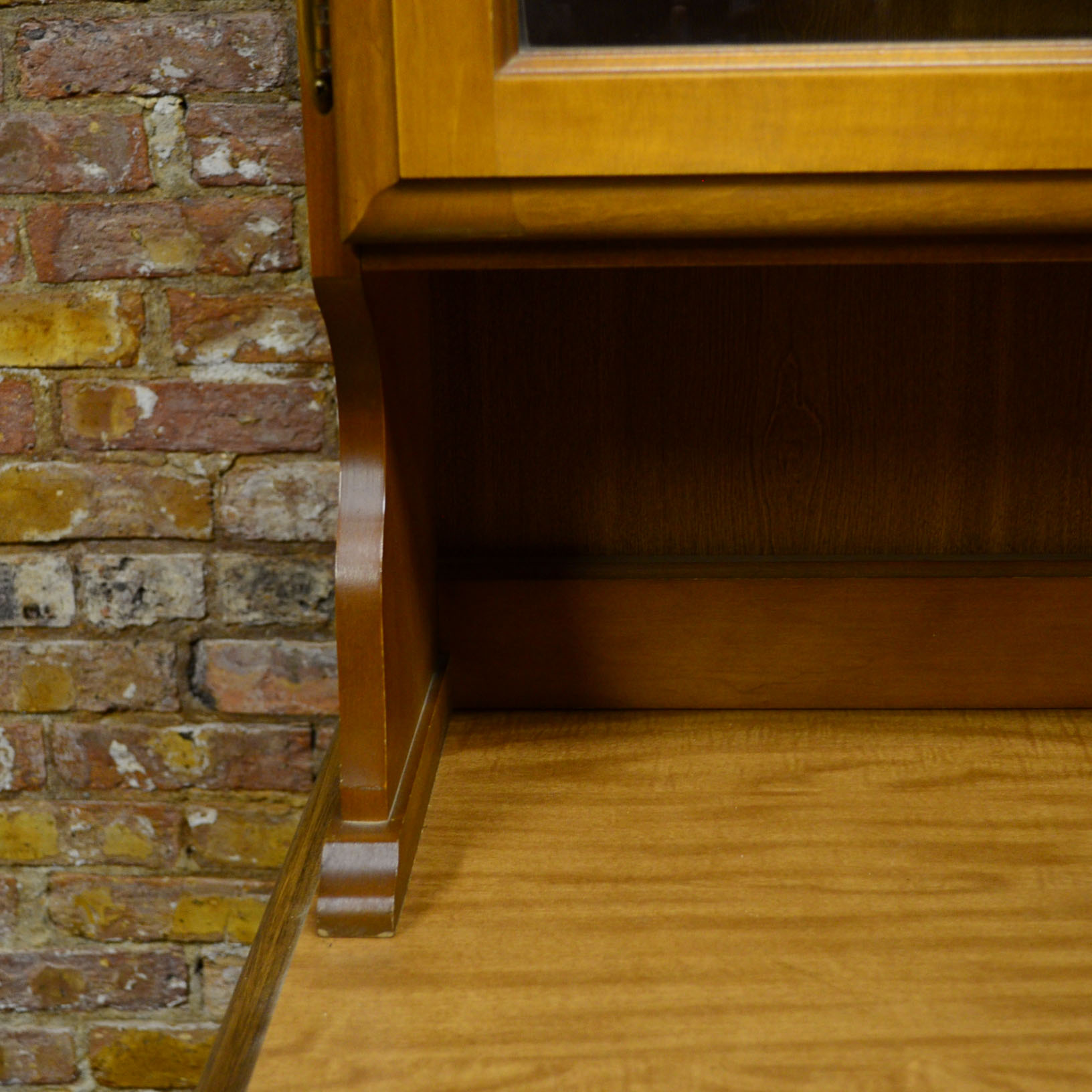 Pine Traditional Cabinet