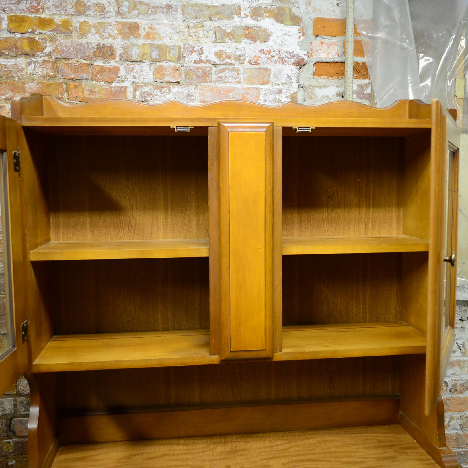 Pine Traditional Cabinet