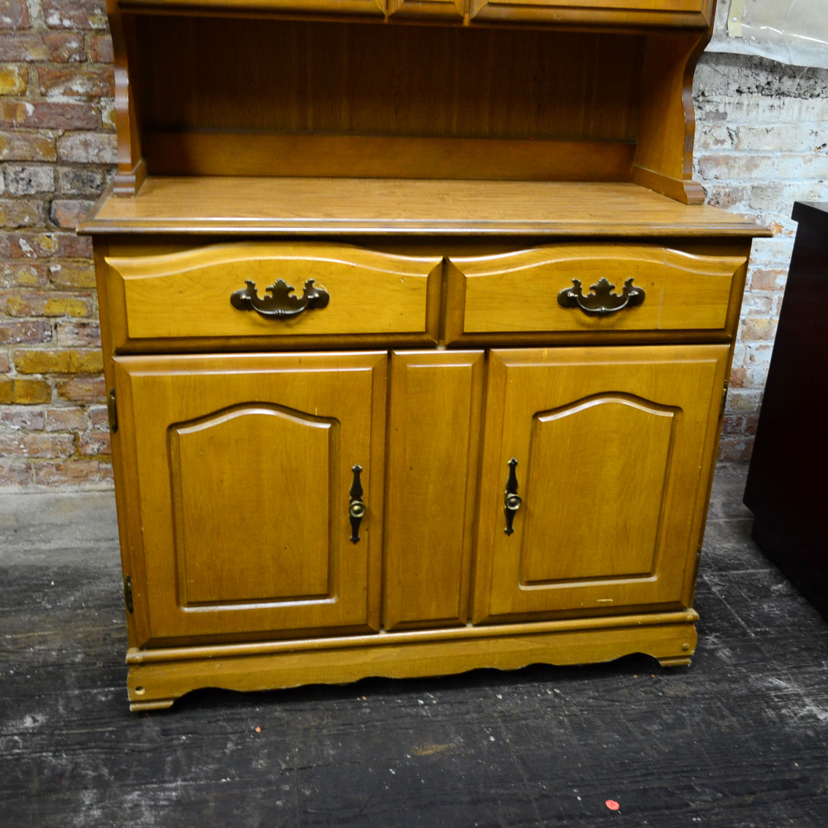 Pine Traditional Cabinet