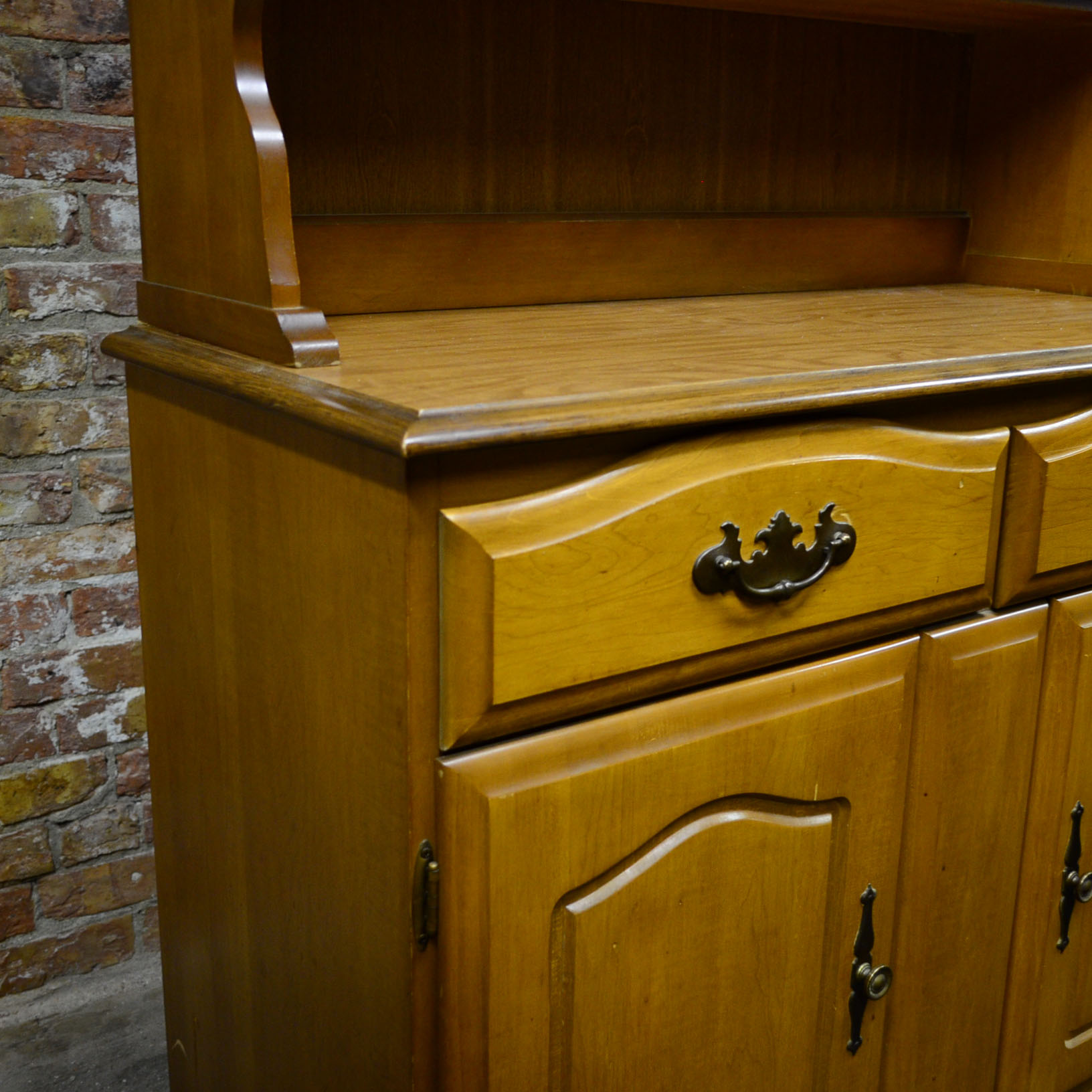 Pine Traditional Cabinet