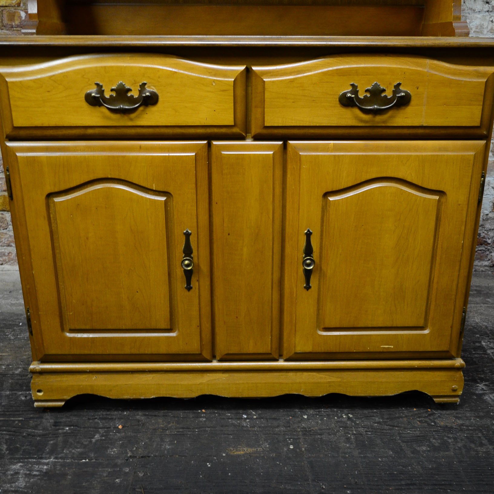 Pine Traditional Cabinet