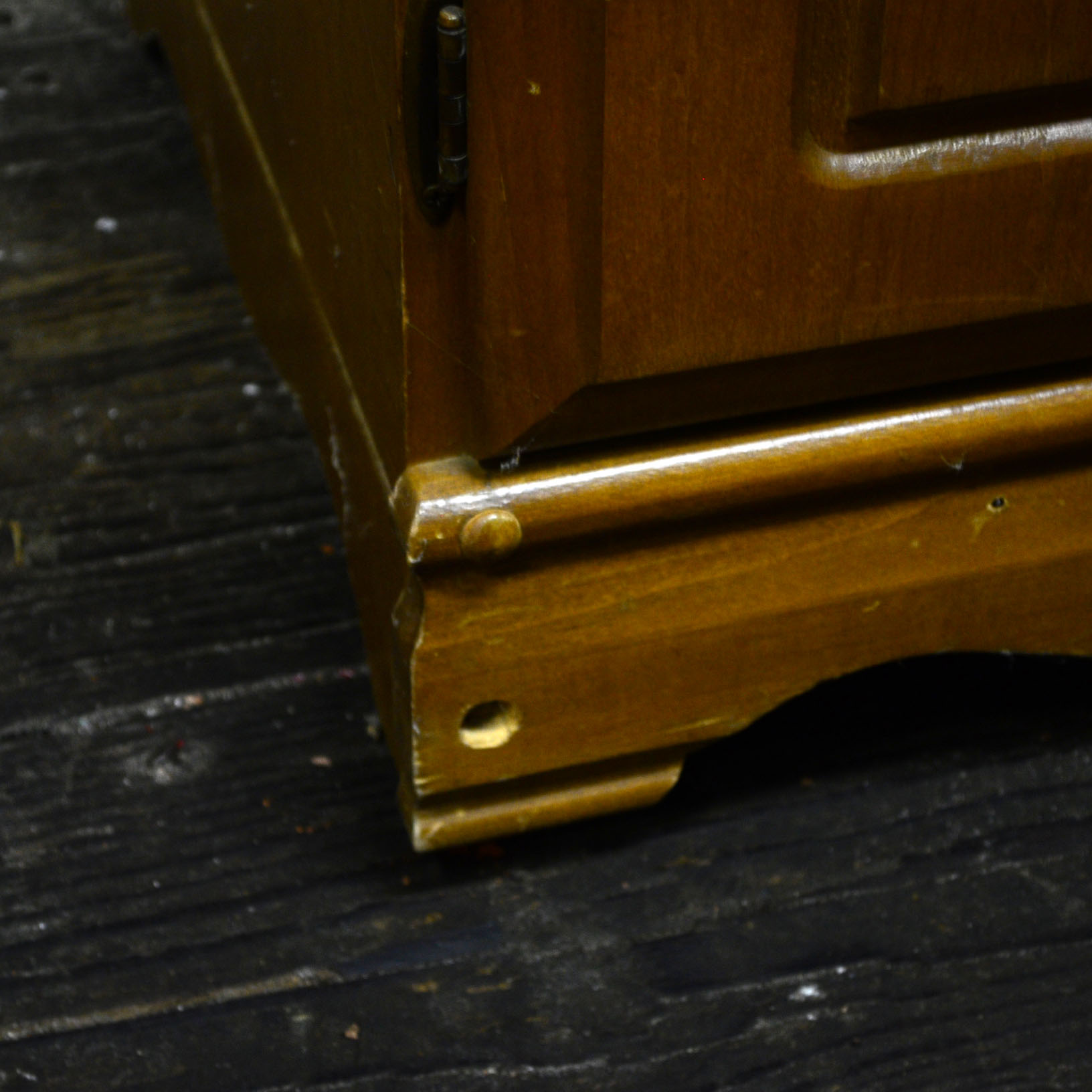 Pine Traditional Cabinet